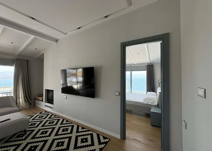 Penthouse Sea View Apartments
