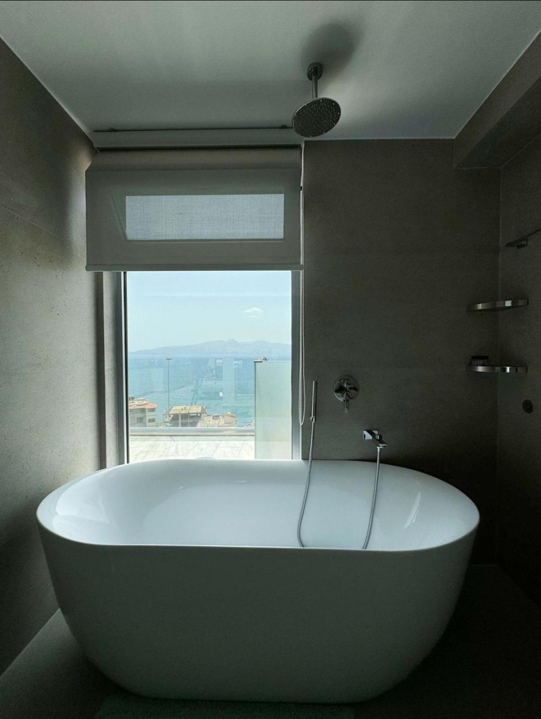 Penthouse Sea View * Sarandë