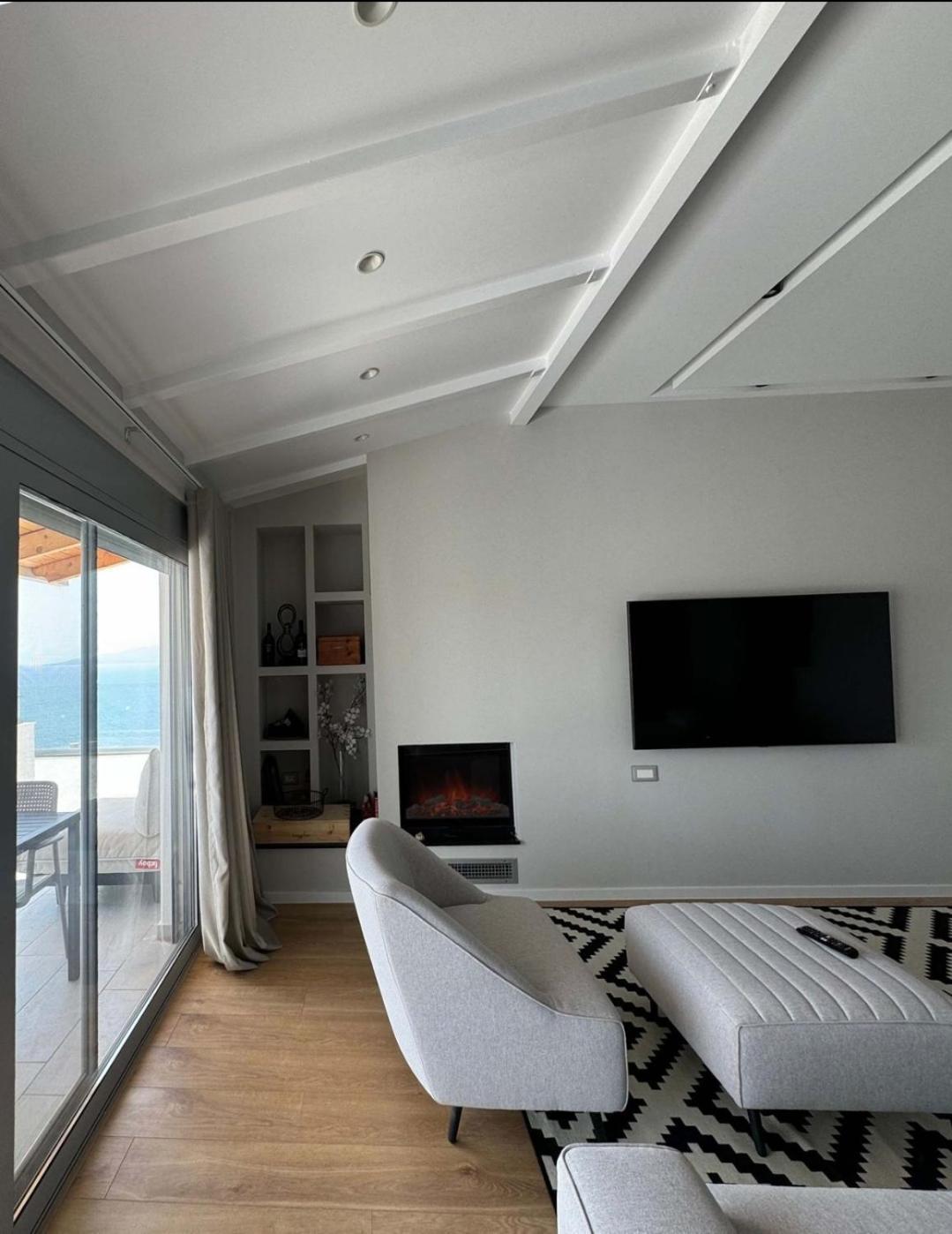 Apartment Penthouse Sea View Sarandë