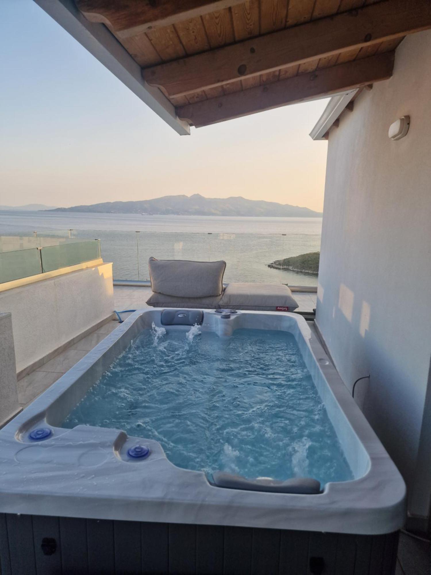 Penthouse Sea View * Sarandë